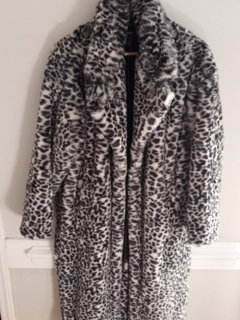 'Forever 21' Faux Snow Leopard Full Length Coat Size S EUC